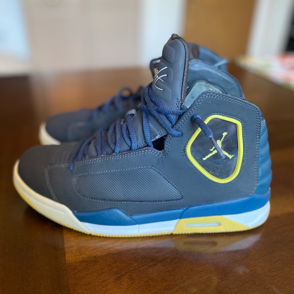 Jordan Flight Luminary 'Night Stadium Squadron Blue' Basketball shoes 👟🏀